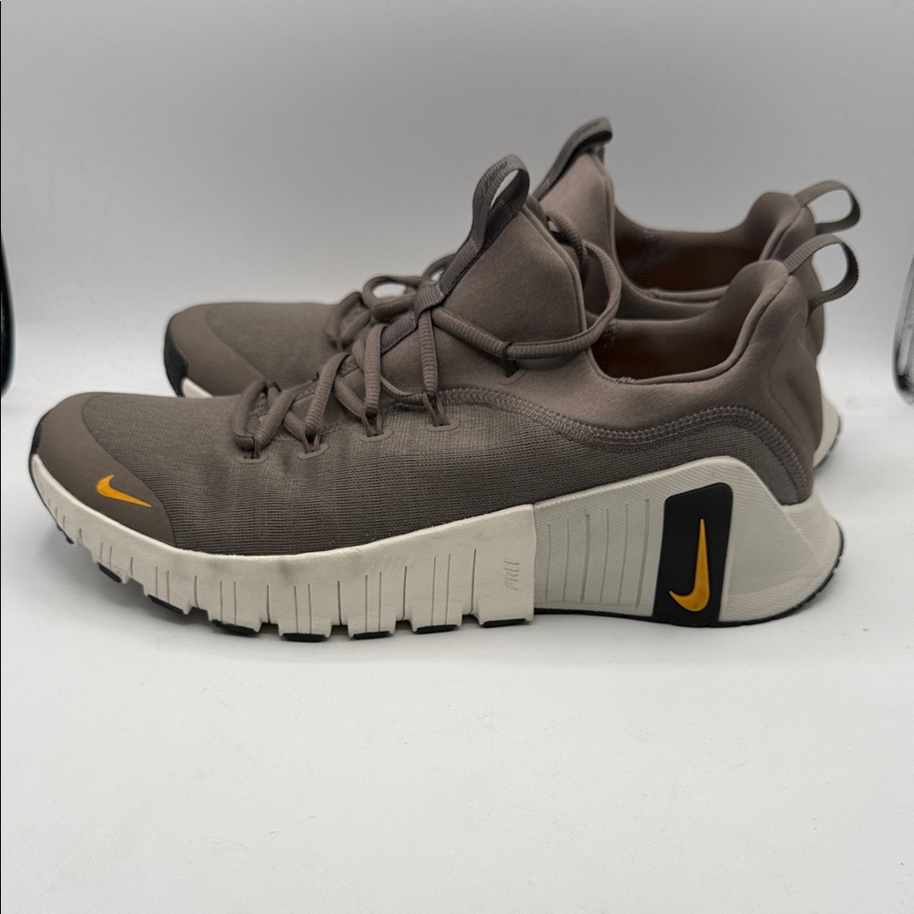 Nike FREE METCON 6 men’s 12 Brown Sneakers with Orange Accents s21 - Picture 3 of 6